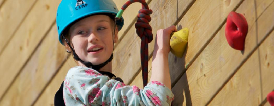 Netball team take to the climbing wall